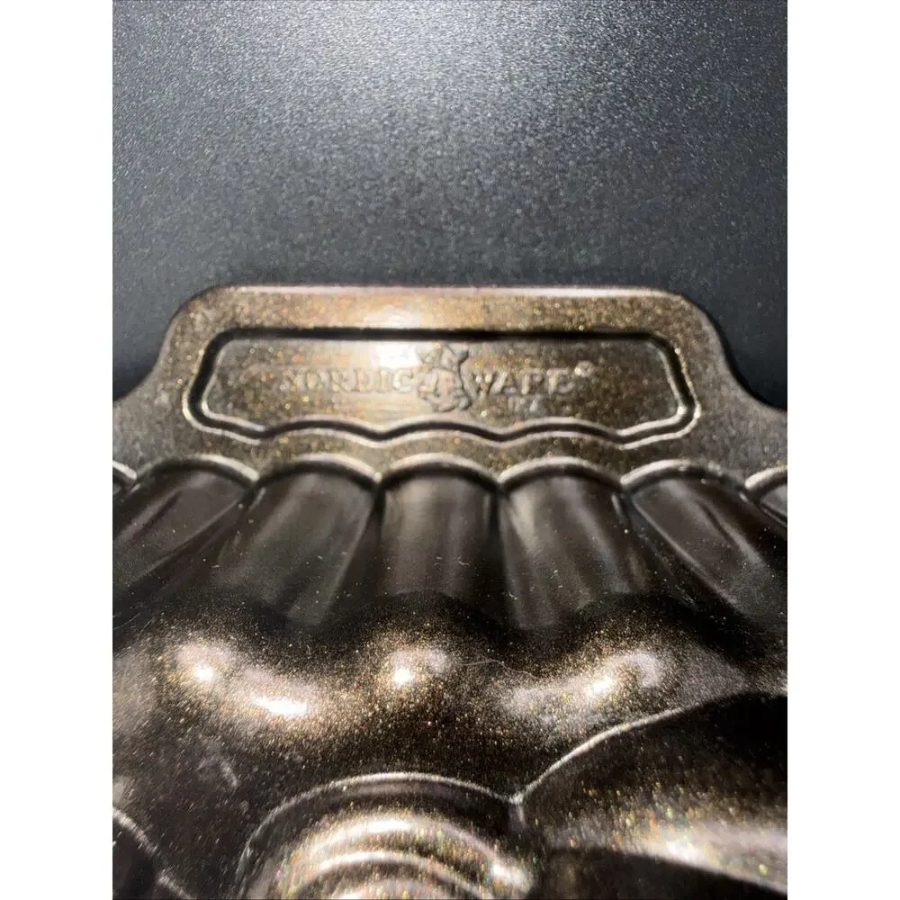 Nordic Ware Harvest Bounty Loaf Pan Cast Aluminum 6 Cup Pumpkin Bread Mold US